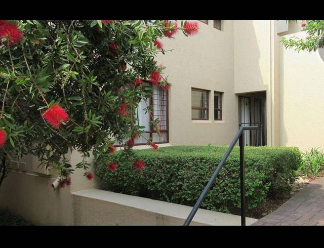 2 BEDROOM APARTMENT FOR SALE IN SUNNINGHILL